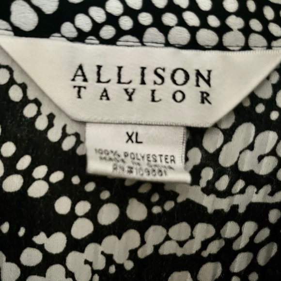 Allison Taylor blouse with flared cuffs - Picture 5 of 7